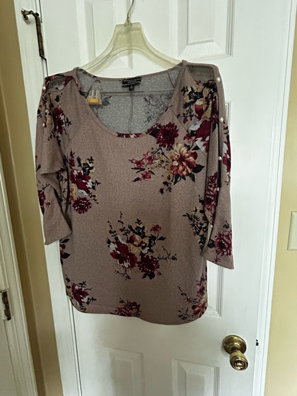 Corvia Mauve Floral Top with Pearl Trim